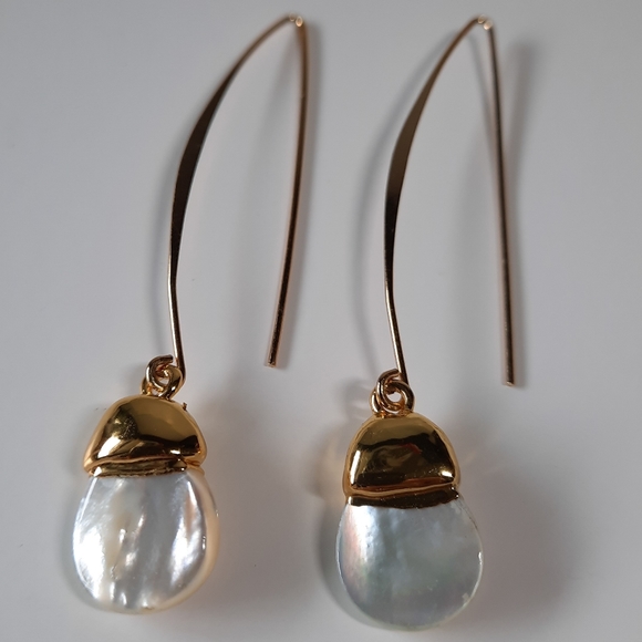 Handmade 16K GP Natural Shell Hook Earrings - Picture 3 of 3